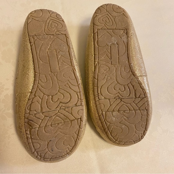 2 pair of Booties and 1 pair of moccasin slippers size 10 - Picture 16 of 16